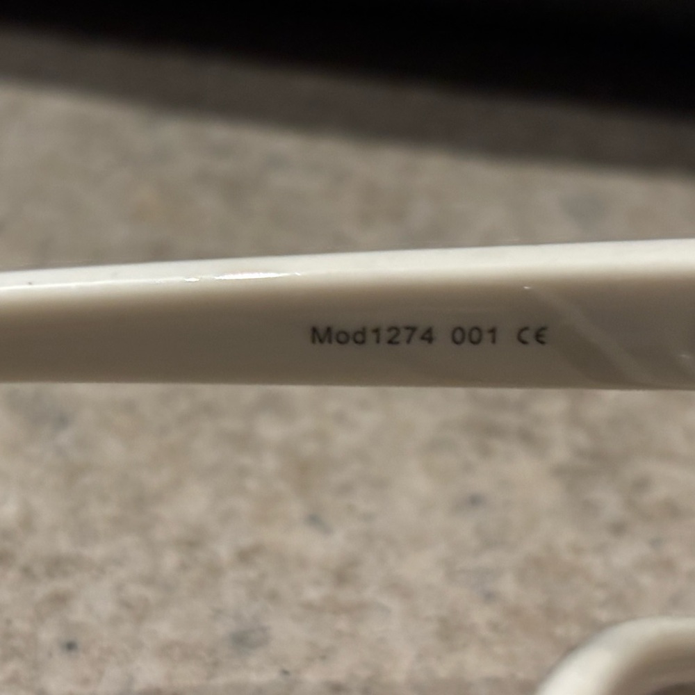 Vintage Oscar de La Renta Classic Black Cat-Eye Women's Sunglasses - - Picture 4 of 5